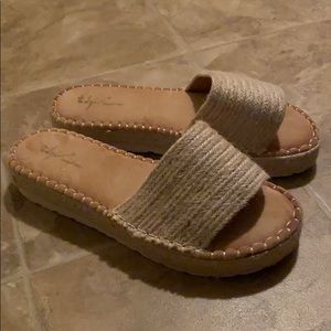 Straw sandals